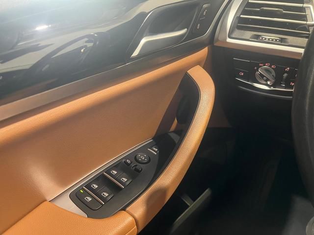 BMW X3 xDrive20d color Gris. Año 2022. 140KW(190CV). Diésel. En concesionario Quadis Munich (Manresa) de Barcelona