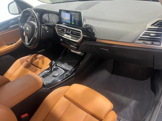 BMW X3 xDrive20d color Gris. Año 2022. 140KW(190CV). Diésel. En concesionario Quadis Munich (Manresa) de Barcelona