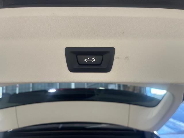 BMW X3 xDrive20d color Gris. Año 2022. 140KW(190CV). Diésel. En concesionario Quadis Munich (Manresa) de Barcelona