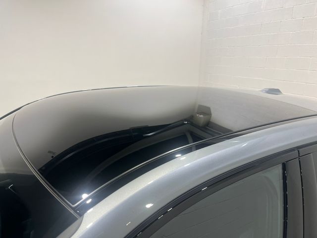 BMW iX2 eDrive20 color Gris. Año 2025. 150KW(204CV). Eléctrico. En concesionario Quadis Munich (Terrassa) de Barcelona