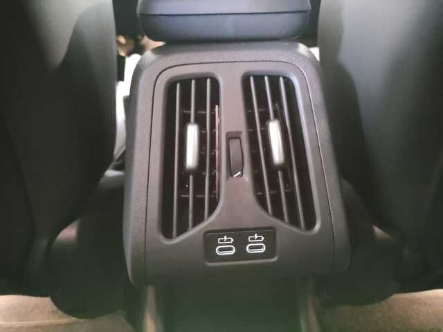 BMW iX2 xDrive30 color Negro. Año 2025. 230KW(313CV). Eléctrico. En concesionario Quadis Munich (Manresa) de Barcelona