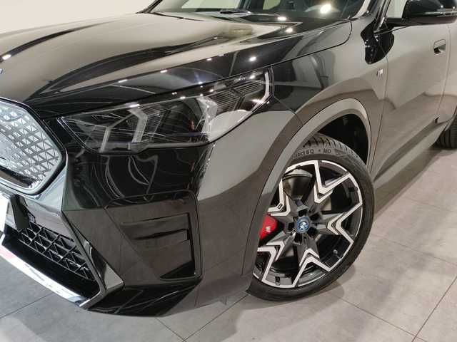 BMW iX2 xDrive30 color Negro. Año 2025. 230KW(313CV). Eléctrico. En concesionario Quadis Munich (Manresa) de Barcelona