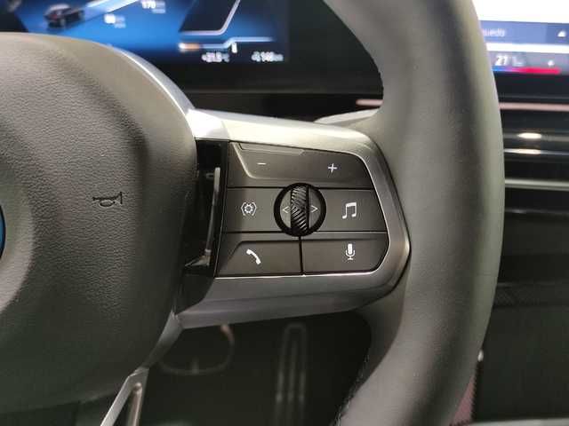 BMW iX2 xDrive30 color Negro. Año 2025. 230KW(313CV). Eléctrico. En concesionario Quadis Munich (Manresa) de Barcelona