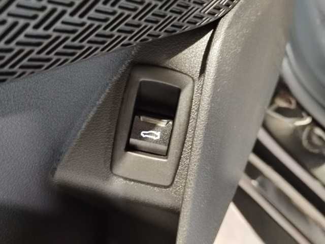 BMW iX2 xDrive30 color Negro. Año 2025. 230KW(313CV). Eléctrico. En concesionario Quadis Munich (Manresa) de Barcelona