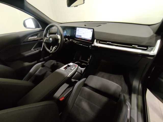 BMW iX2 xDrive30 color Negro. Año 2025. 230KW(313CV). Eléctrico. En concesionario Quadis Munich (Manresa) de Barcelona