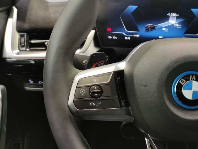 BMW iX2 xDrive30 color Negro. Año 2025. 230KW(313CV). Eléctrico. En concesionario Quadis Munich (Manresa) de Barcelona