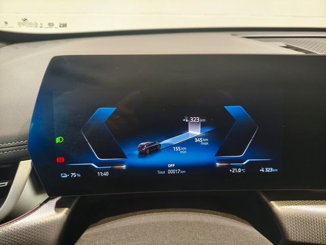 BMW iX1 eDrive20 color Negro. Año 2024. 150KW(204CV). Eléctrico. En concesionario Quadis Munich (Terrassa) de Barcelona