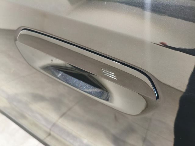 BMW iX1 eDrive20 color Negro. Año 2024. 150KW(204CV). Eléctrico. En concesionario Quadis Munich (Terrassa) de Barcelona