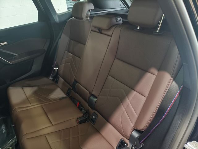 BMW iX1 eDrive20 color Negro. Año 2024. 150KW(204CV). Eléctrico. En concesionario Quadis Munich (Terrassa) de Barcelona