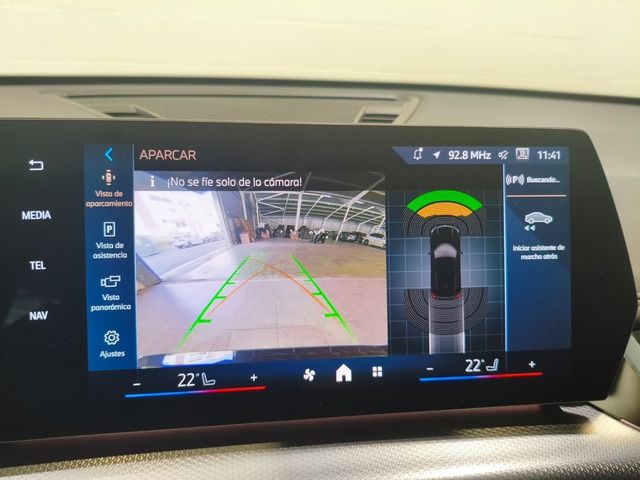 BMW iX1 eDrive20 color Negro. Año 2024. 150KW(204CV). Eléctrico. En concesionario Quadis Munich (Terrassa) de Barcelona