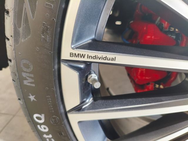 BMW iX1 eDrive20 color Negro. Año 2024. 150KW(204CV). Eléctrico. En concesionario Quadis Munich (Terrassa) de Barcelona