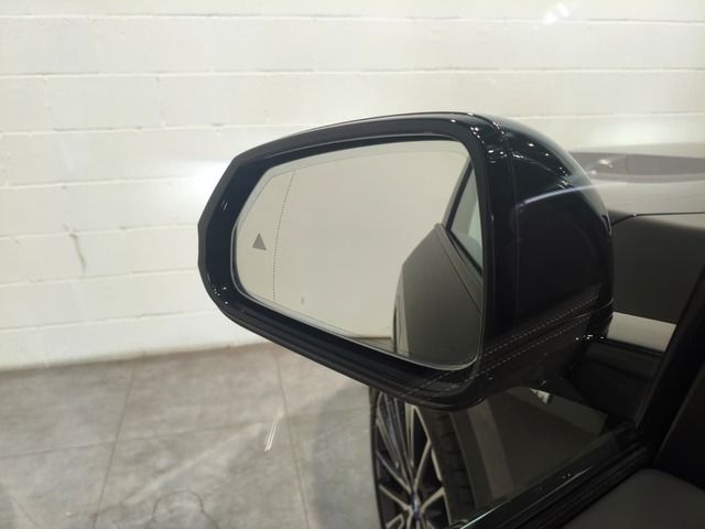 BMW iX1 eDrive20 color Negro. Año 2024. 150KW(204CV). Eléctrico. En concesionario Quadis Munich (Terrassa) de Barcelona