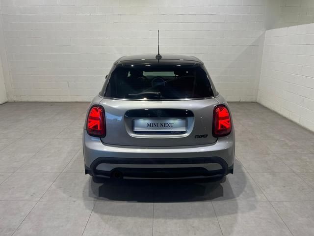 fotoG 4 del MINI MINI 5 Puertas Cooper 100 kW (136 CV) 136cv Gasolina del 2023 en Barcelona