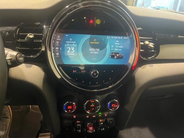 fotoG 13 del MINI MINI 5 Puertas Cooper 100 kW (136 CV) 136cv Gasolina del 2023 en Barcelona