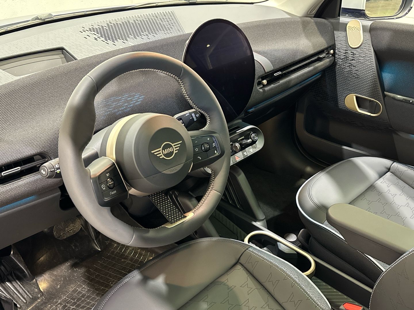 fotoG 17 del MINI MINI Cooper E 135 kW (184 CV) 184cv Eléctrico del 2025 en Barcelona