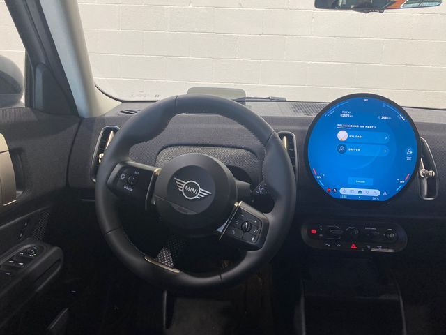 fotoG 10 del MINI MINI Countryman C 125 kW (170 CV) 170cv Gasolina del 2024 en Barcelona