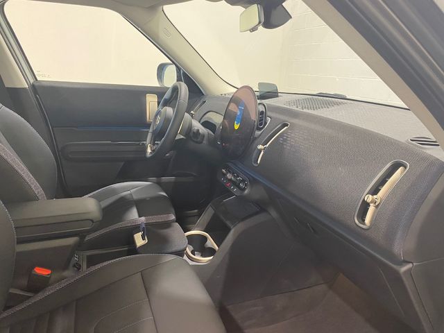 fotoG 14 del MINI MINI Countryman C 125 kW (170 CV) 170cv Gasolina del 2024 en Barcelona