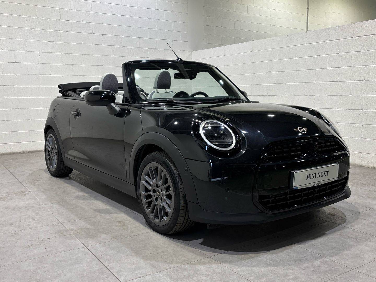 fotoG 20 del MINI MINI Cooper Cabrio C 120 kW (163 CV) 163cv Gasolina del 2025 en Barcelona