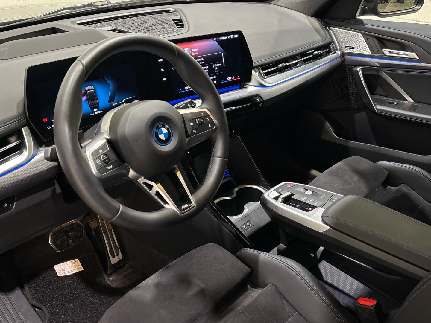 BMW iX1 eDrive20 color Negro. Año 2025. 150KW(204CV). Eléctrico. En concesionario Quadis Munich - Terrassa de Barcelona