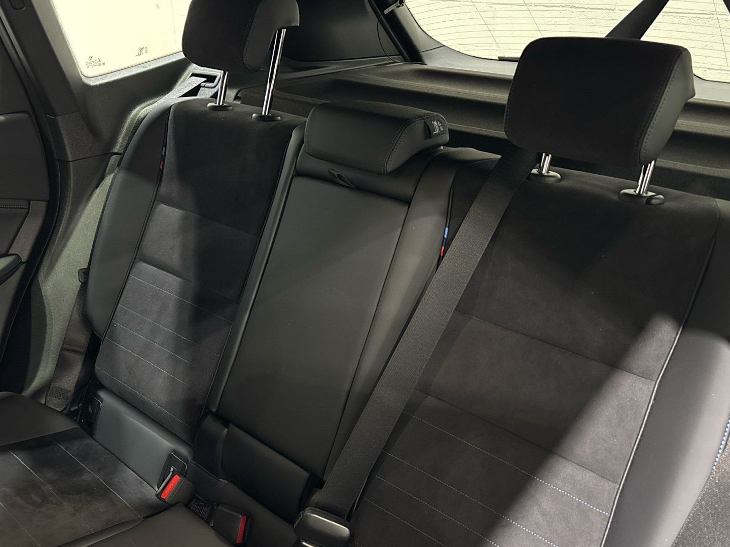 BMW iX1 eDrive20 color Negro. Año 2025. 150KW(204CV). Eléctrico. En concesionario Quadis Munich - Terrassa de Barcelona