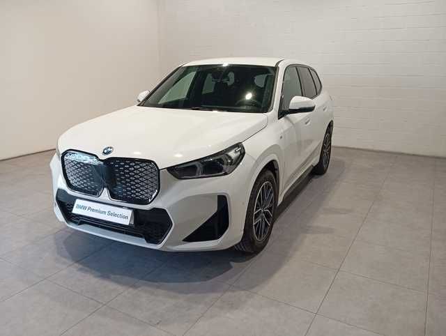 Fotos de BMW iX1 eDrive20 color Blanco. Año 2025. 150KW(204CV). Eléctrico. En concesionario Quadis Munich (Terrassa) de Barcelona