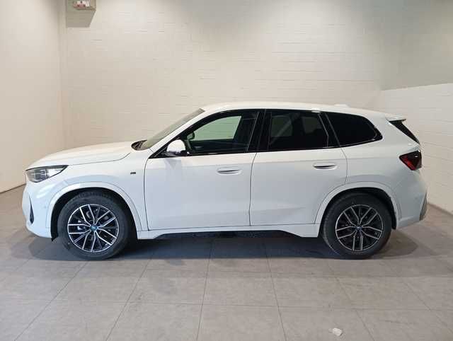 Fotos de BMW iX1 eDrive20 color Blanco. Año 2025. 150KW(204CV). Eléctrico. En concesionario Quadis Munich (Terrassa) de Barcelona