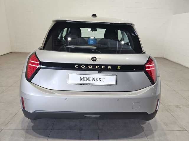 fotoG 4 del MINI MINI 3 Puertas Cooper SE 160 kW (218 CV) 218cv Eléctrico del 2024 en Barcelona