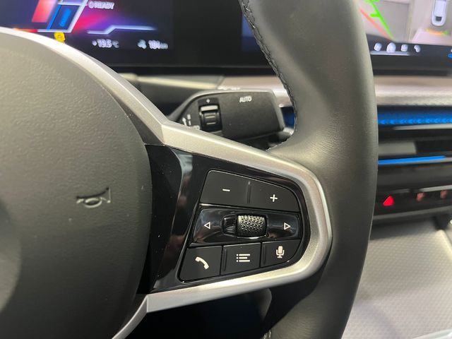 BMW i4 eDrive40 color Blanco. Año 2025. 250KW(340CV). Eléctrico. En concesionario Quadis Munich de Barcelona