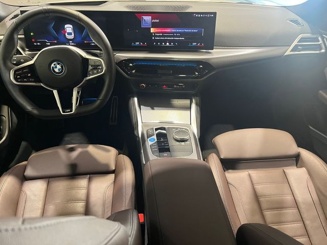 BMW i4 eDrive40 color Blanco. Año 2025. 250KW(340CV). Eléctrico. En concesionario Quadis Munich de Barcelona