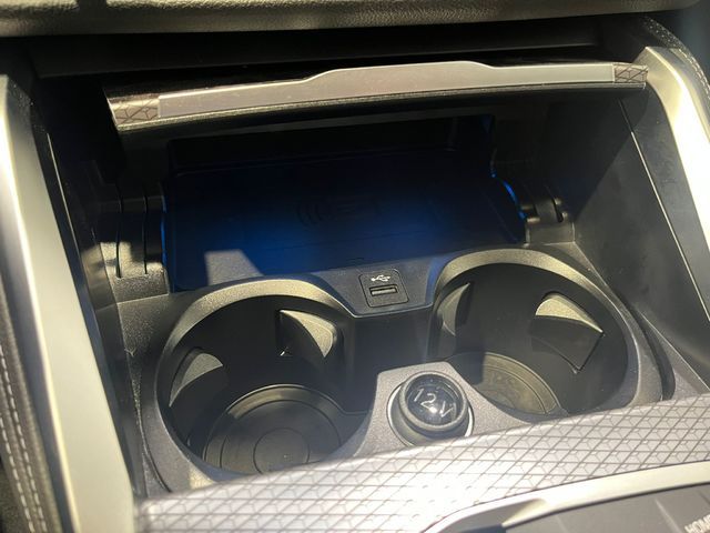 BMW i4 eDrive40 color Blanco. Año 2025. 250KW(340CV). Eléctrico. En concesionario Quadis Munich de Barcelona