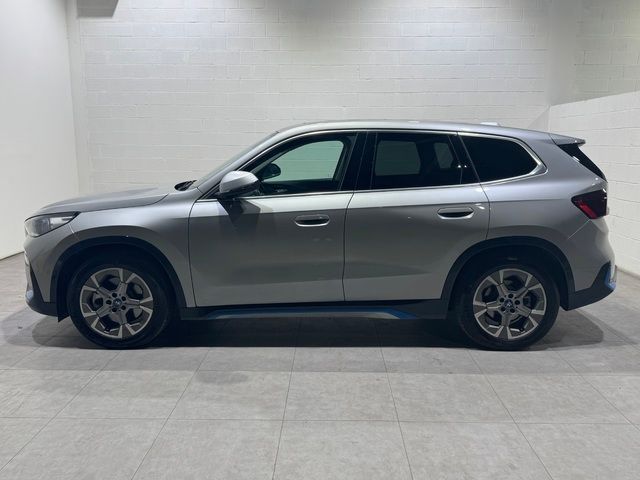 Fotos de BMW iX1 xDrive30 color Gris Plata. Año 2023. 230KW(313CV). Eléctrico. En concesionario Quadis Munich (Terrassa) de Barcelona