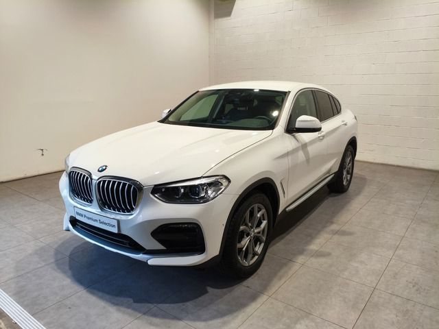 Fotos de BMW X4 xDrive20d color Blanco. Año 2021. 140KW(190CV). Diésel. En concesionario Quadis Munich (Manresa) de Barcelona