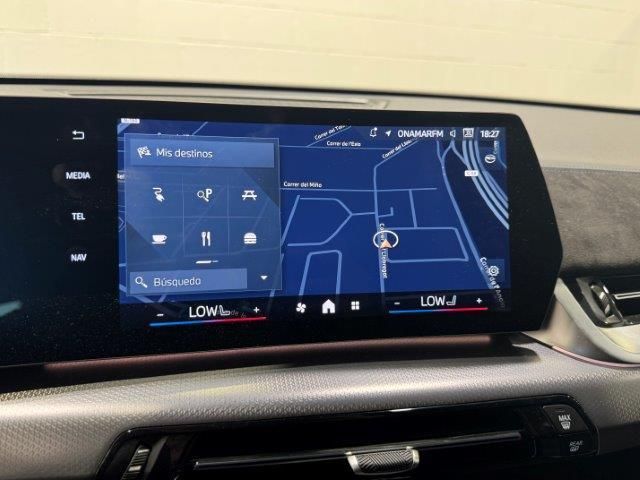 BMW iX2 xDrive30 color Azul. Año 2025. 230KW(313CV). Eléctrico. En concesionario Quadis Munich - Terrassa de Barcelona