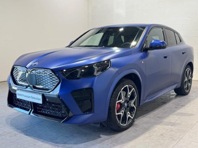 Fotos de BMW iX2 xDrive30 color Azul. Año 2025. 230KW(313CV). Eléctrico. En concesionario Quadis Munich (Manresa) de Barcelona