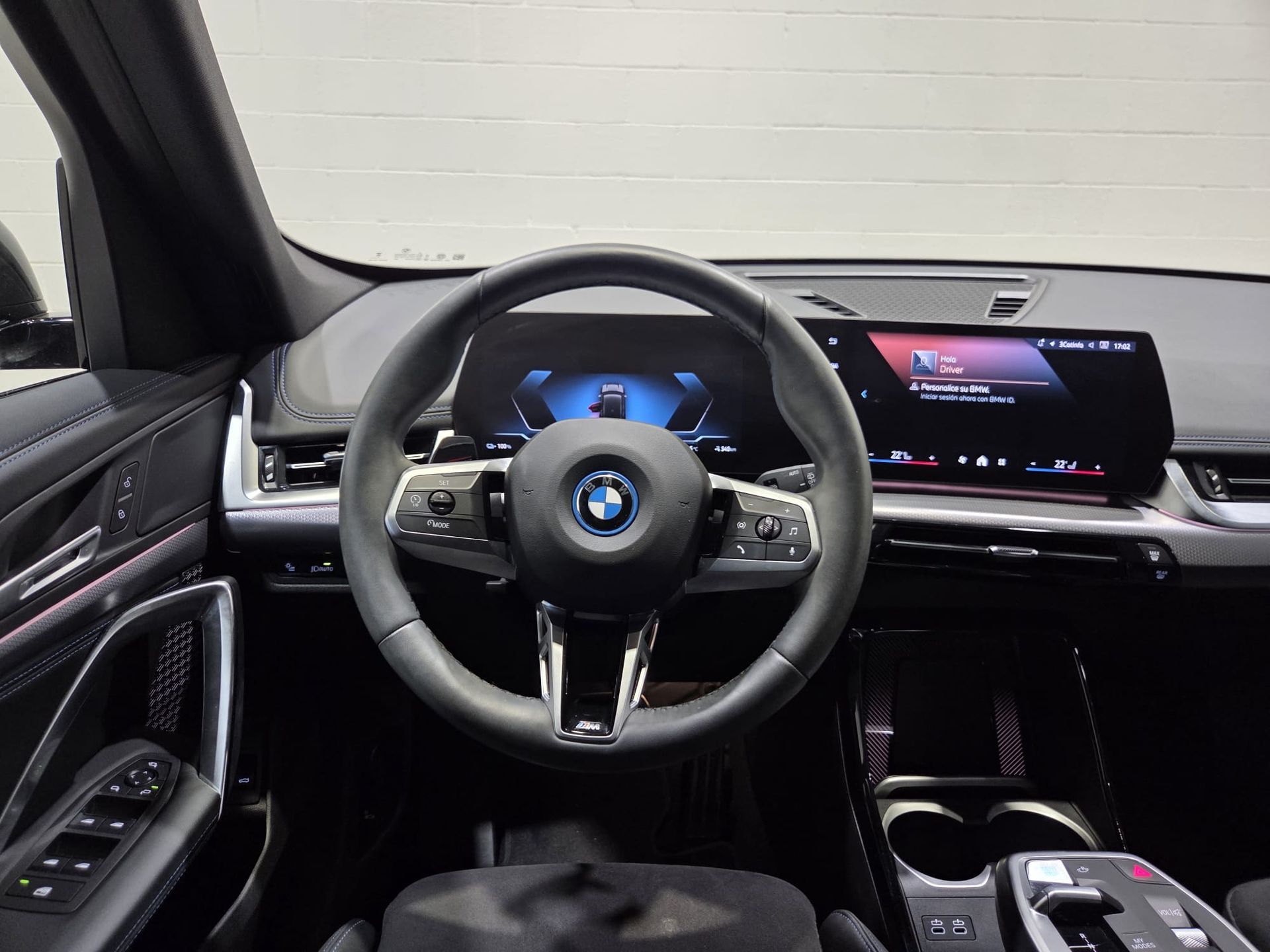 BMW iX1 xDrive30 color Negro. Año 2025. 230KW(313CV). Eléctrico. En concesionario Quadis Munich de Barcelona