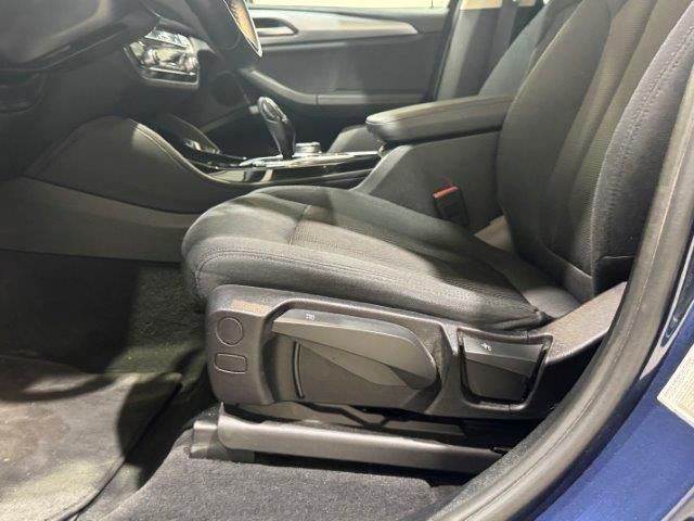 BMW X4 xDrive20d color Azul. Año 2021. 140KW(190CV). Diésel. En concesionario Quadis Munich de Barcelona