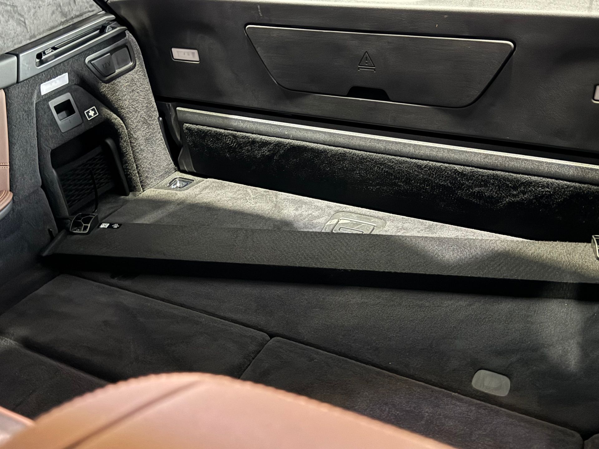 BMW X7 xDrive40d color Negro. Año 2025. 259KW(352CV). Diésel. En concesionario Quadis Munich (Terrassa) de Barcelona