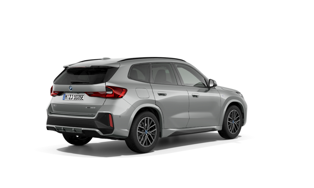 Fotos de BMW X1 xDrive25e color Gris Plata. Año 2025. 180KW(245CV). Híbrido Electro/Gasolina. En concesionario Quadis Munich (Terrassa) de Barcelona