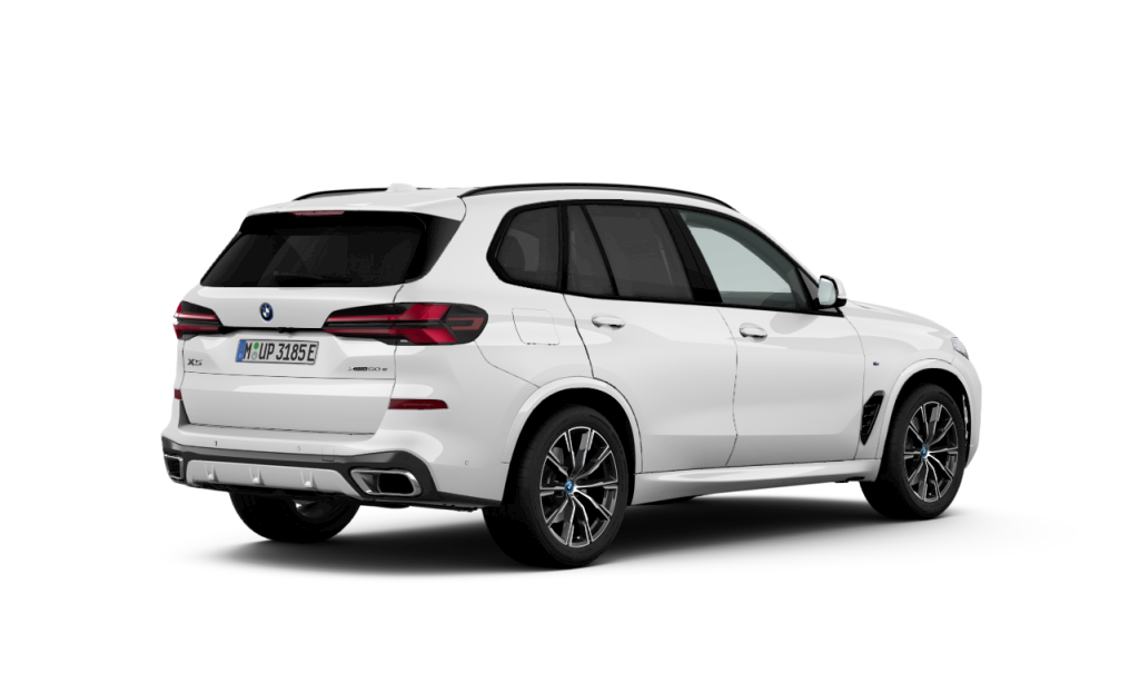 Fotos de BMW X5 xDrive50e color Blanco. Año 2025. 360KW(489CV). Híbrido Electro/Gasolina. En concesionario Quadis Munich - Terrassa de Barcelona