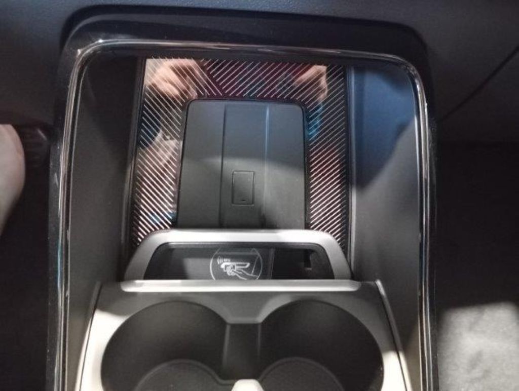 BMW X1 sDrive18i color Negro. Año 2024. 100KW(136CV). Gasolina. En concesionario Quadis Munich (Manresa) de Barcelona