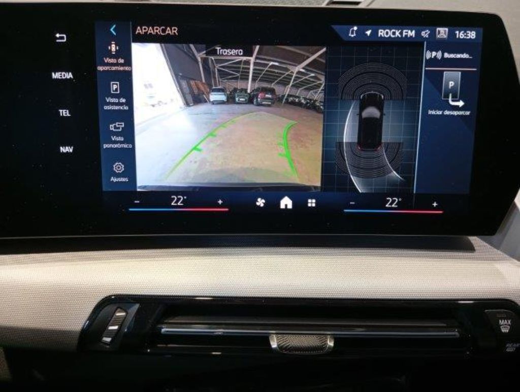 BMW X1 sDrive18i color Negro. Año 2024. 100KW(136CV). Gasolina. En concesionario Quadis Munich (Manresa) de Barcelona