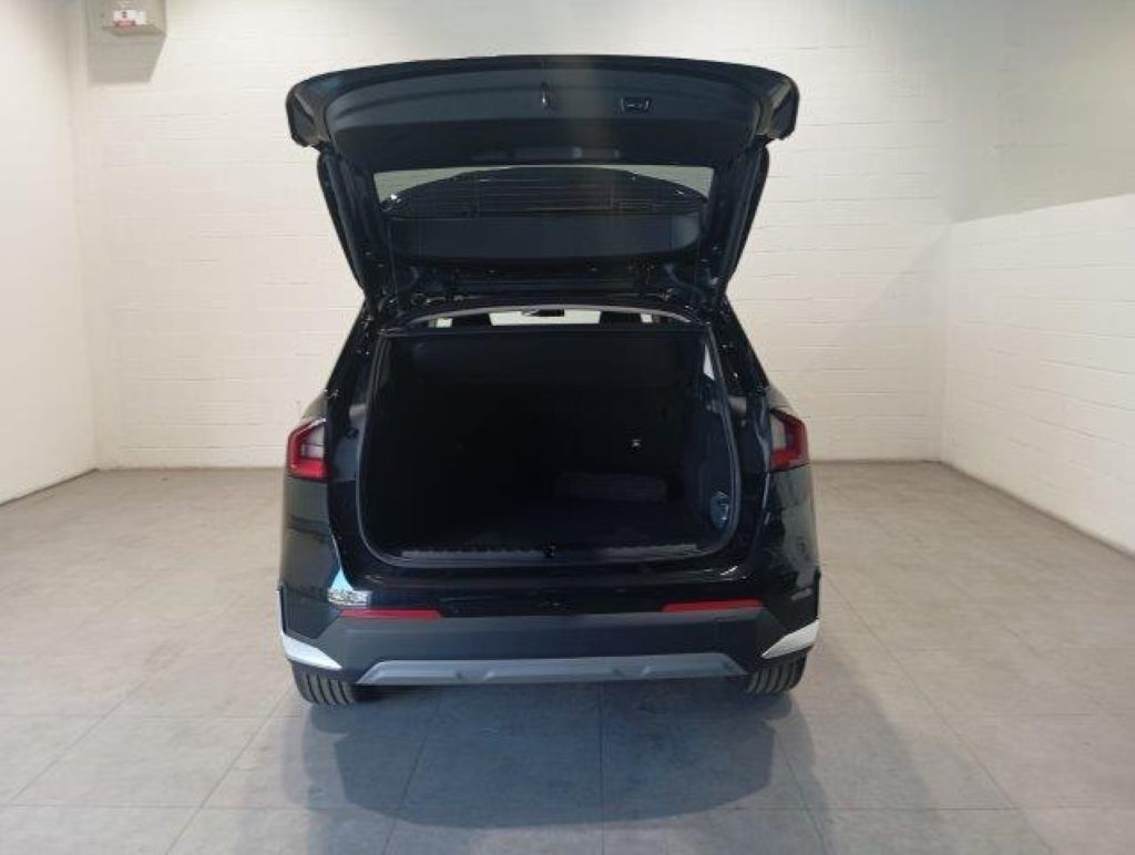 BMW X1 sDrive18i color Negro. Año 2024. 100KW(136CV). Gasolina. En concesionario Quadis Munich (Manresa) de Barcelona