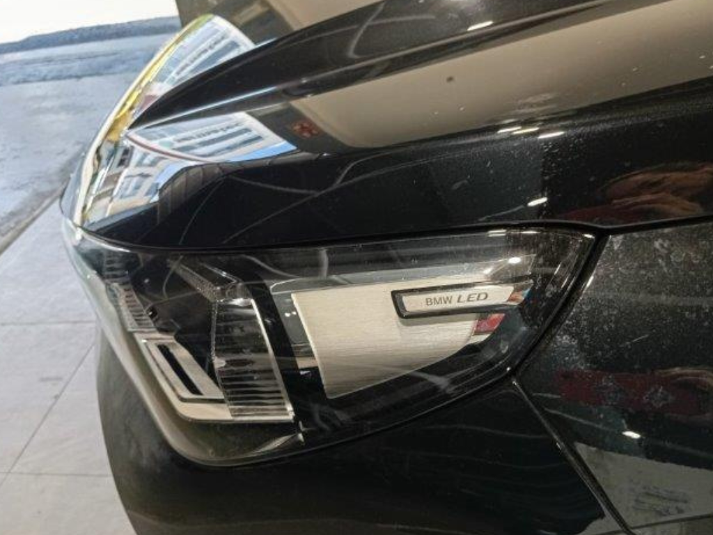 BMW X1 sDrive18i color Negro. Año 2024. 100KW(136CV). Gasolina. En concesionario Quadis Munich (Manresa) de Barcelona