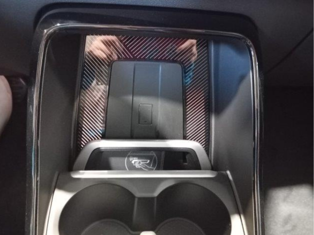 BMW X1 sDrive18i color Negro. Año 2024. 100KW(136CV). Gasolina. En concesionario Quadis Munich (Manresa) de Barcelona