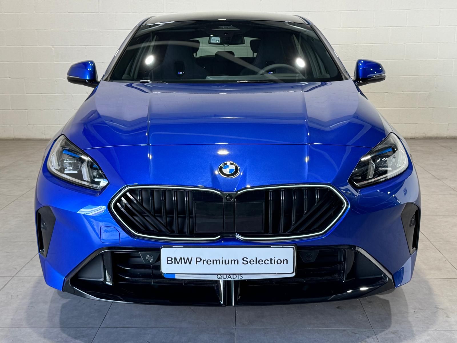 Fotos de BMW Serie 1 120d color Azul. Año 2025. 120KW(163CV). Diésel. En concesionario Quadis Munich (Terrassa) de Barcelona