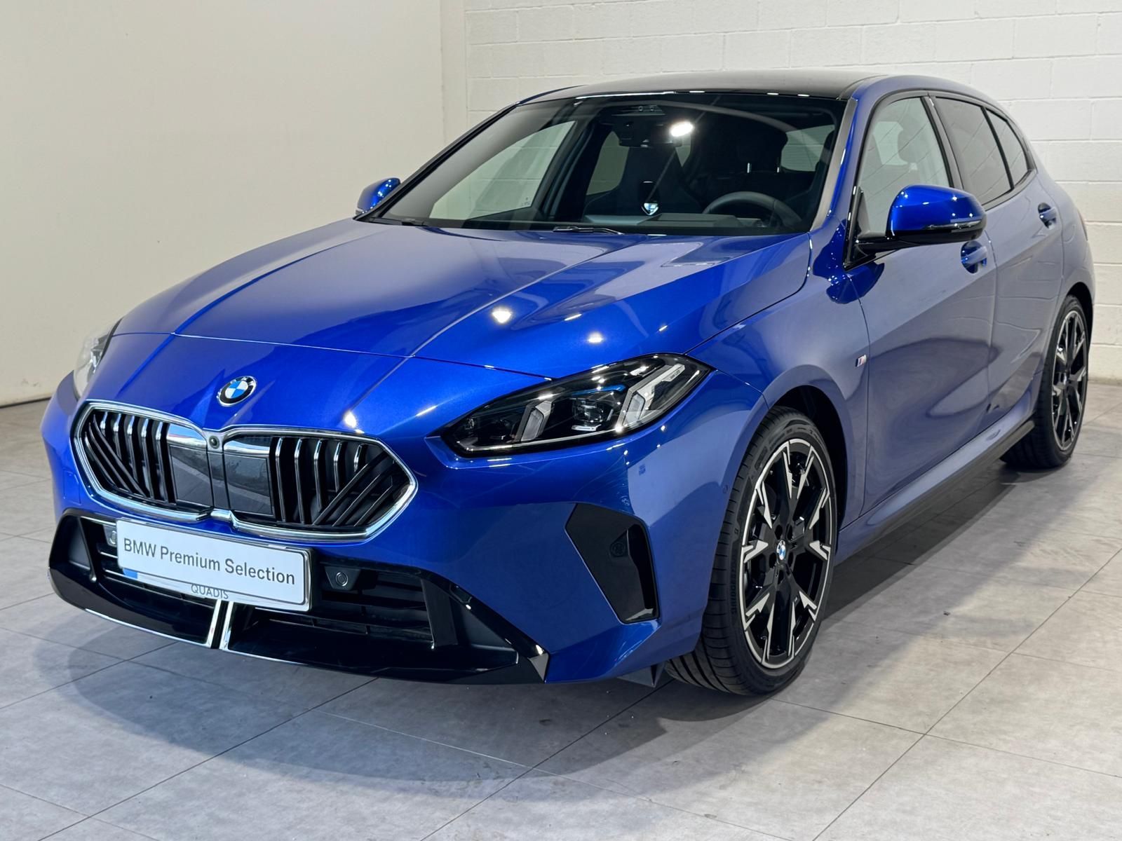 Fotos de BMW Serie 1 120d color Azul. Año 2025. 120KW(163CV). Diésel. En concesionario Quadis Munich (Terrassa) de Barcelona