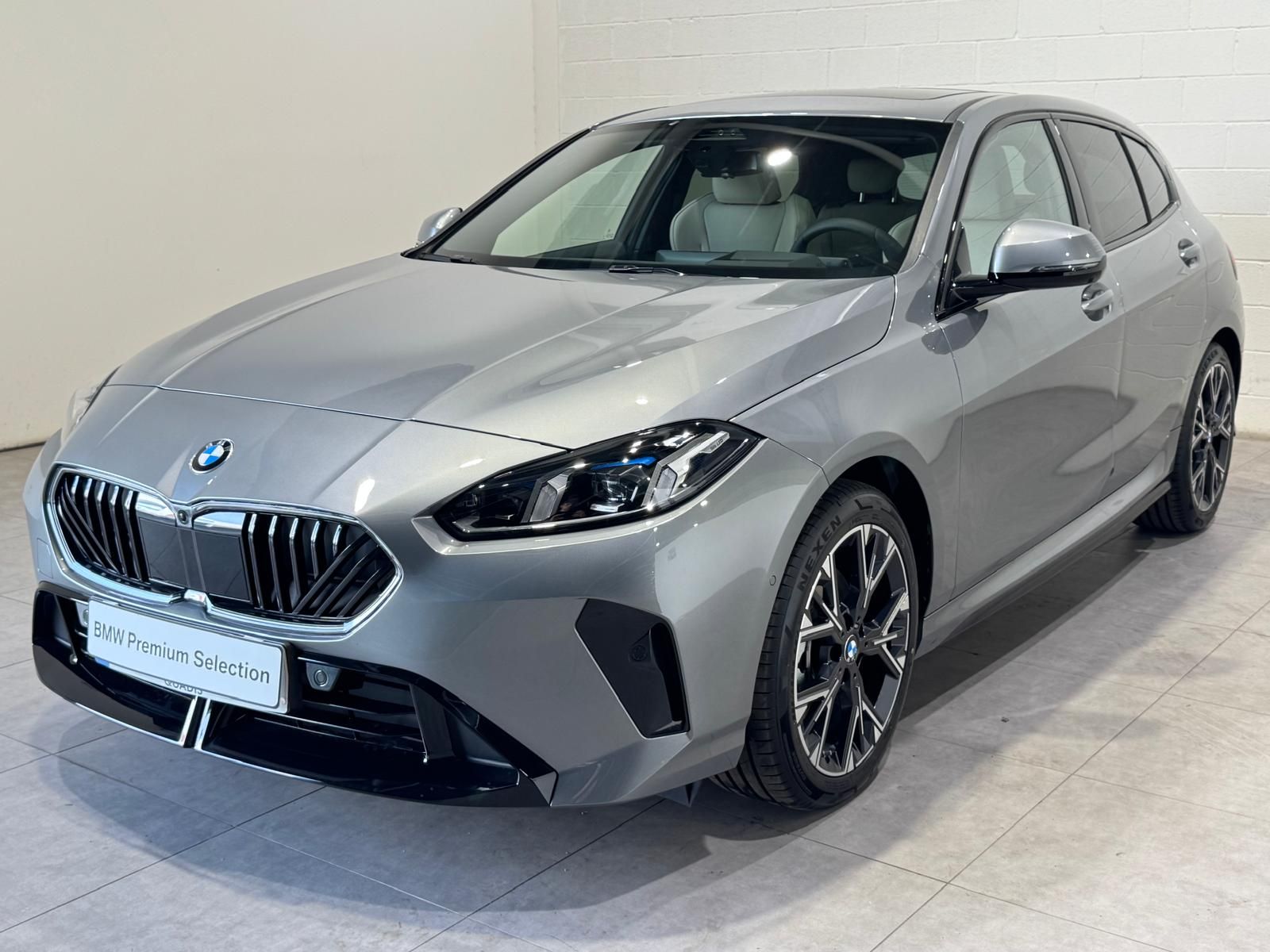 Fotos de BMW Serie 1 120d color Gris. Año 2025. 120KW(163CV). Diésel. En concesionario Quadis Munich (Terrassa) de Barcelona