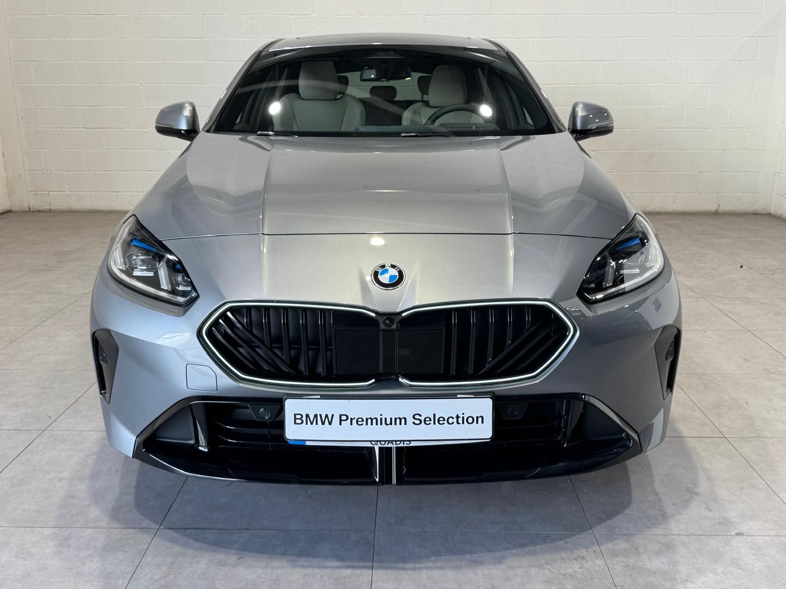 Fotos de BMW Serie 1 120d color Gris. Año 2025. 120KW(163CV). Diésel. En concesionario Quadis Munich (Terrassa) de Barcelona