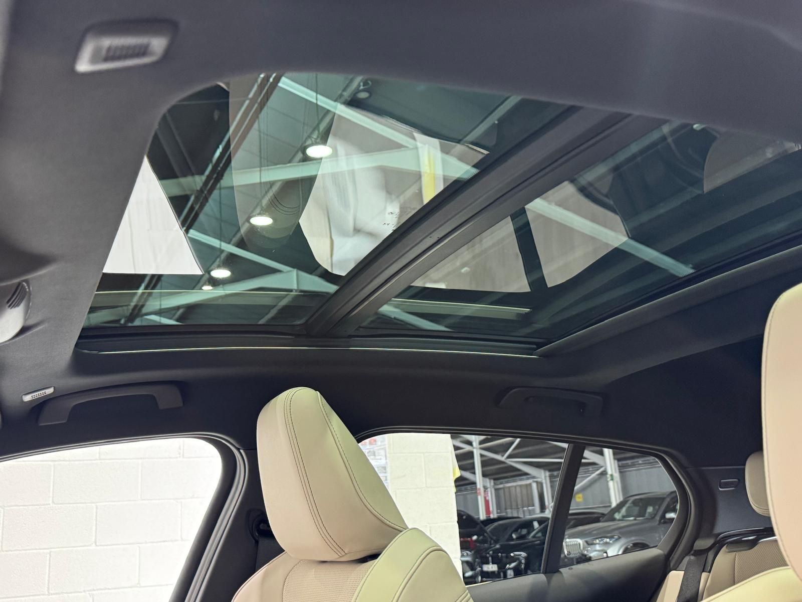 BMW Serie 1 120d color Gris. Año 2025. 120KW(163CV). Diésel. En concesionario Quadis Munich (Terrassa) de Barcelona