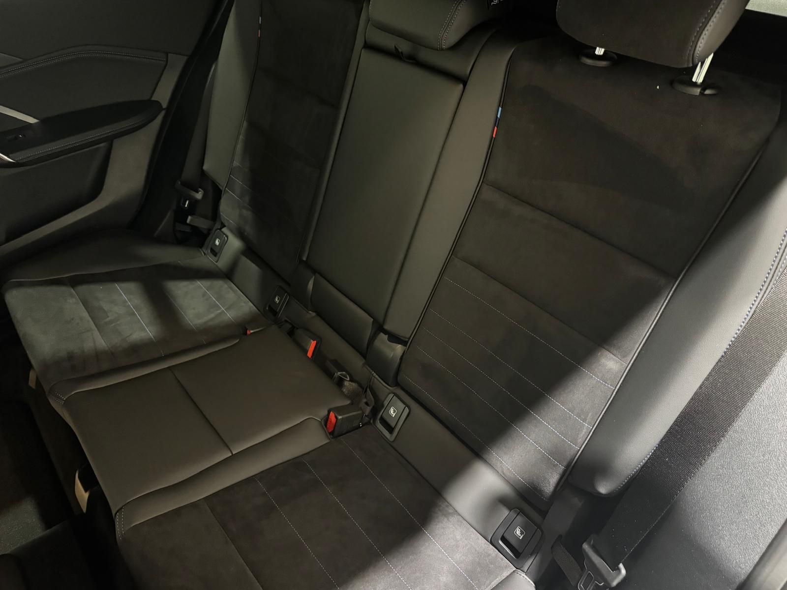 BMW X2 sDrive18d color Negro. Año 2025. 110KW(150CV). Diésel. En concesionario Quadis Munich (Terrassa) de Barcelona